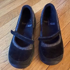 Super Comfy Black Merrill Mary Jane Style Shoes